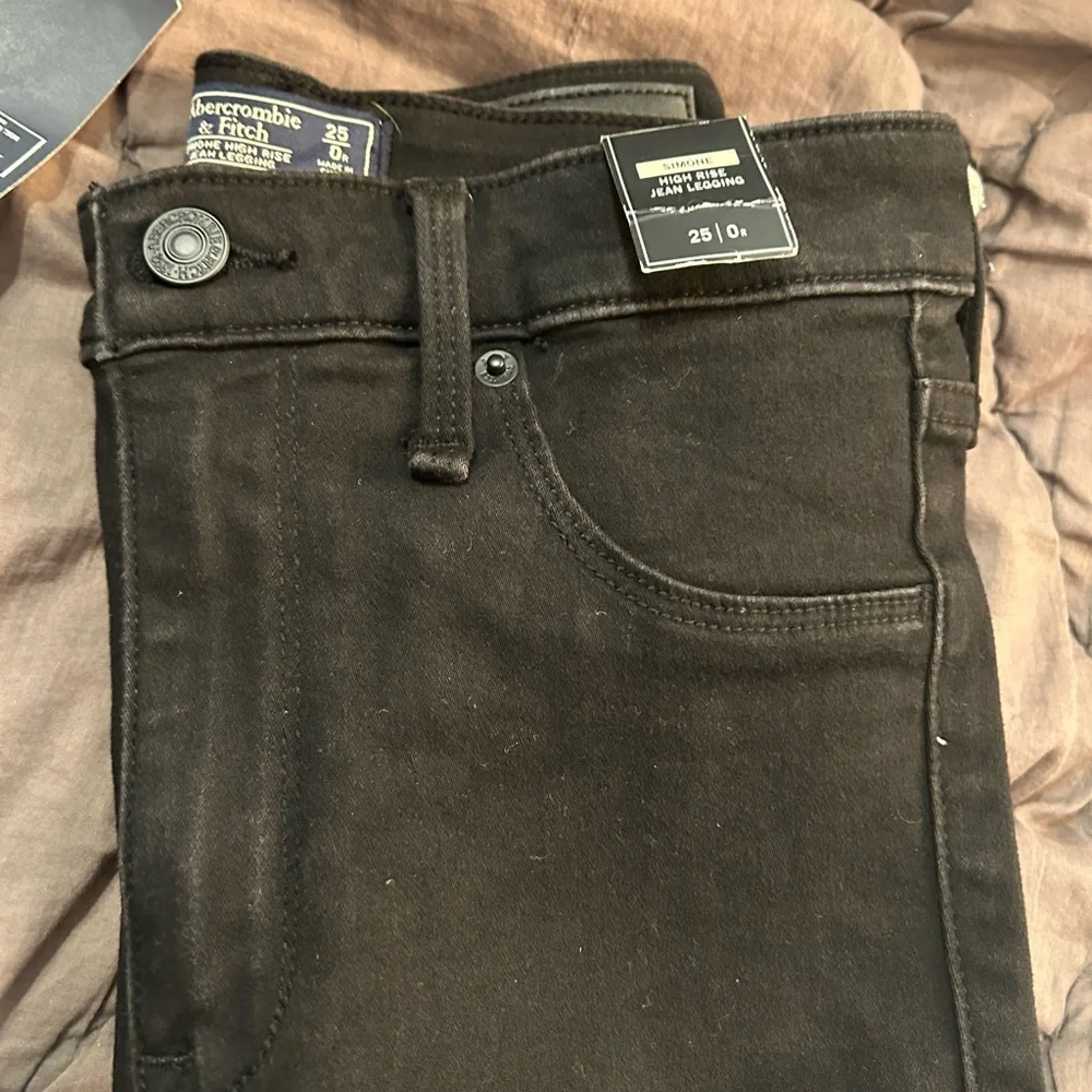 Abercrombie and Fitch 4 pairs Jean Leggings Bundle 25 0 R - Picture 5 of 5